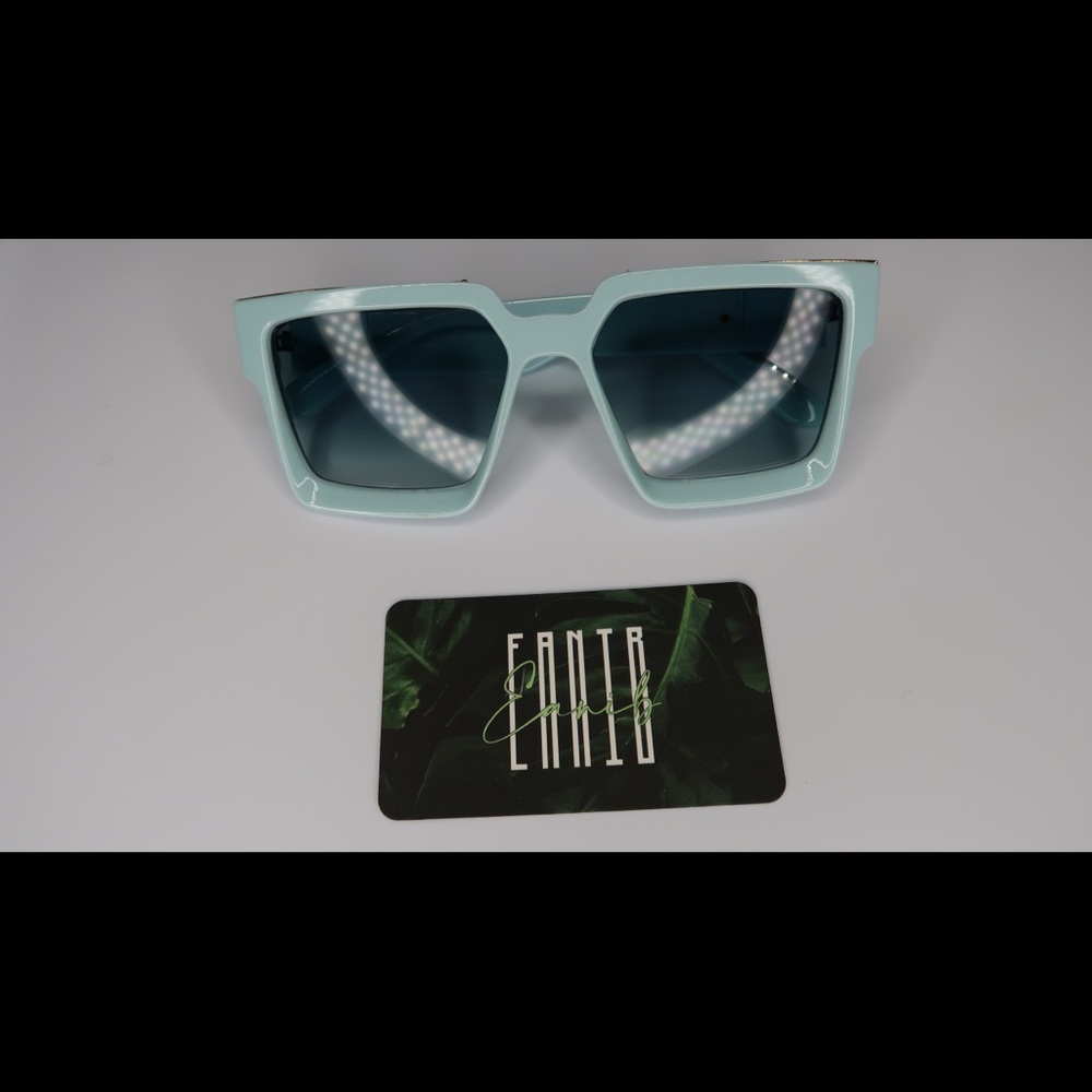 **NEVER WORN** luxury unisex sky blue w/ gold detailing on the side sunglasses